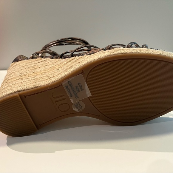 Jennifer Lopez wedges - Picture 8 of 10